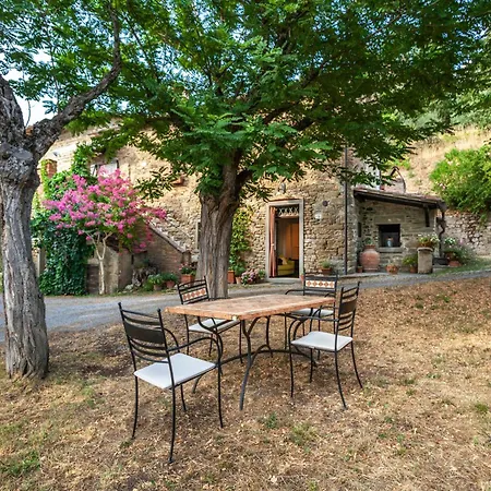 In A Overlooking Val Di Chiana Semesterbostad